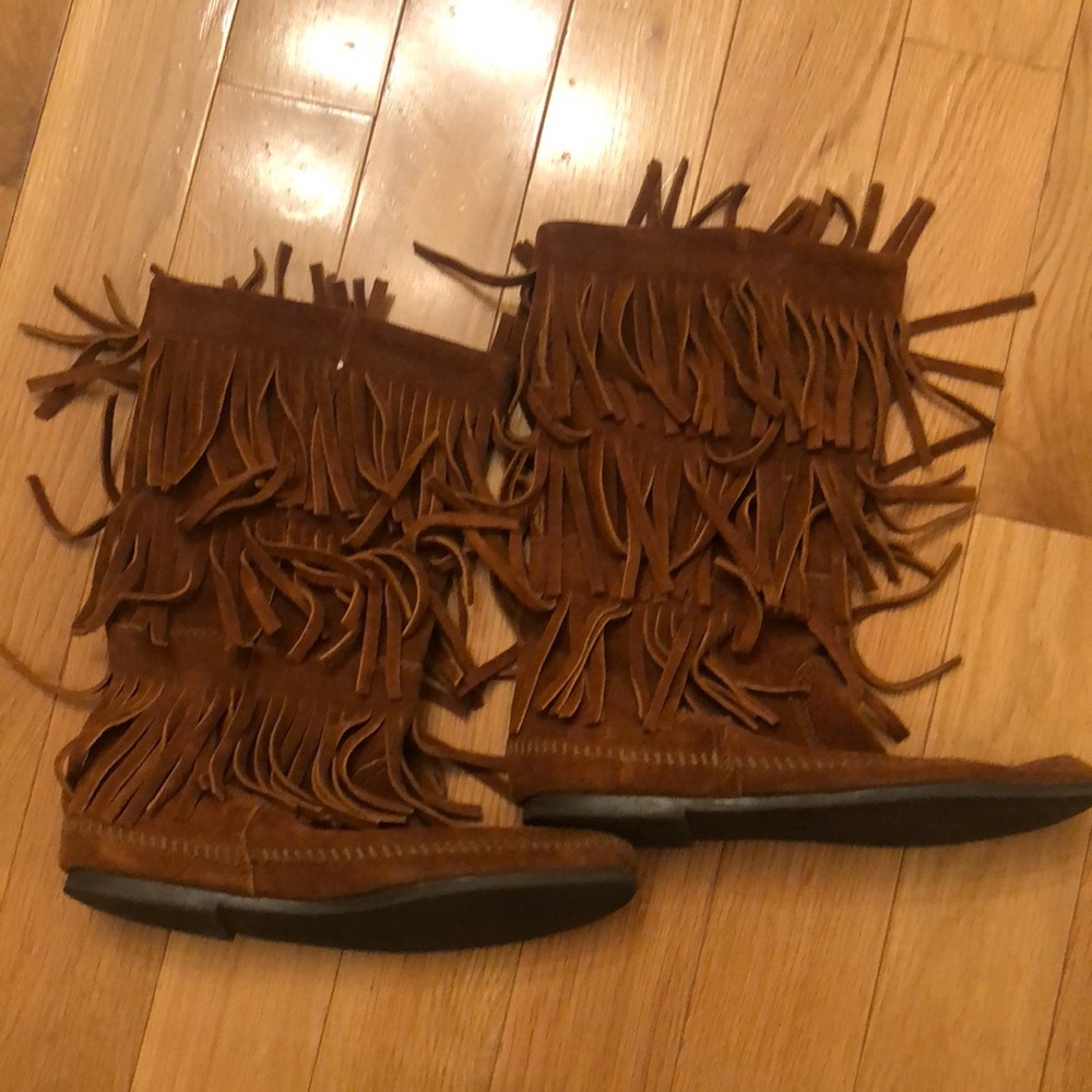 Minnetonka moccasin fringe boots